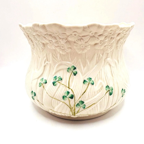Belleek Pottery Four Leaf Clover Island Vase & Daisy Planter - Picture 4 of 13
